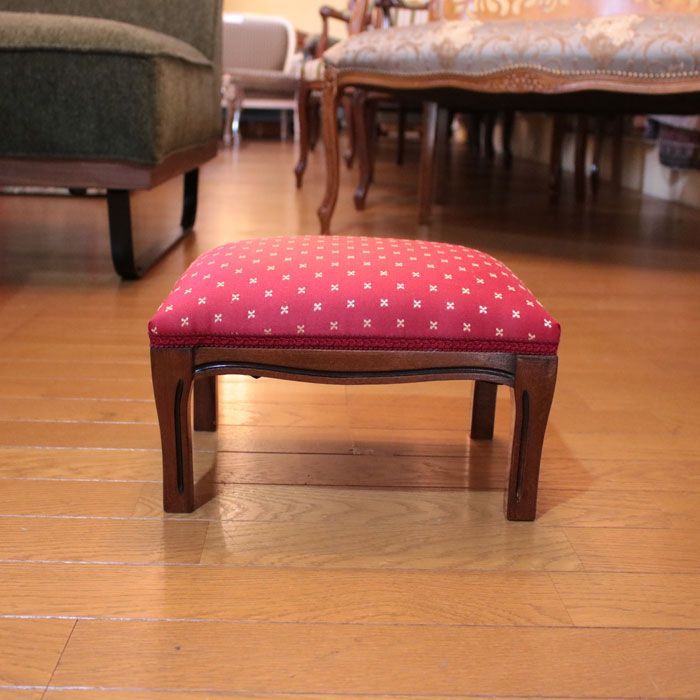 イタリア製 イタリア フットスツール Foot Stool Red チックレッド オットマン 補助椅子 猫脚 玄関用 椅子 インテリア 玄関椅子  チェア イス 小さい 足置き 輸入家具 軽量 おしゃれ かわいい 美品 店頭展示品