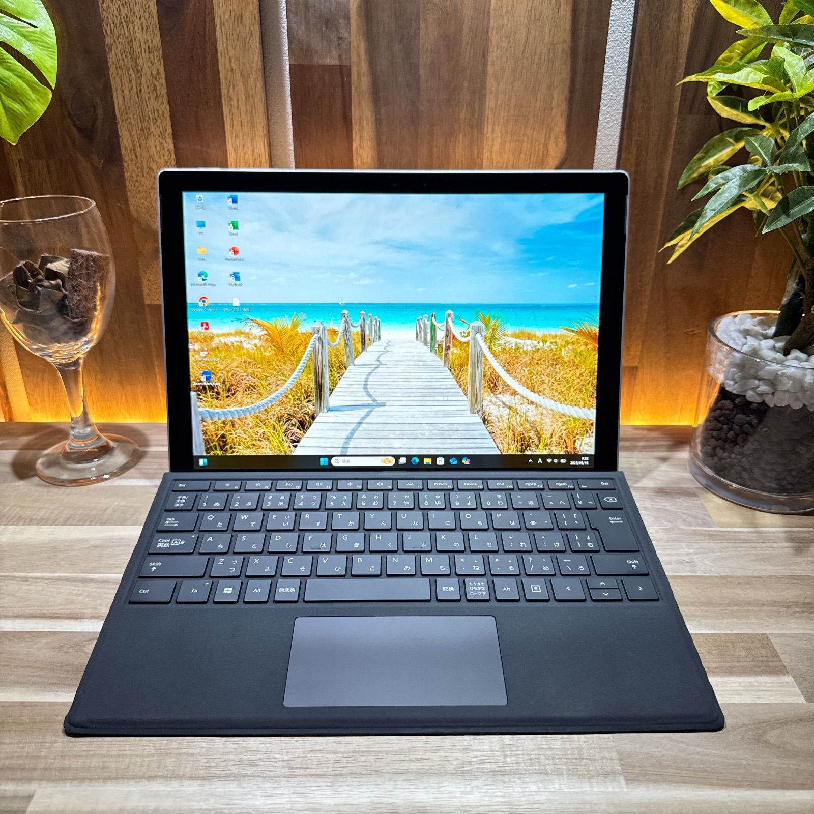 2in1モデル‼️Microsoft Surface Pro 5 LTE Core i5 第7世代
