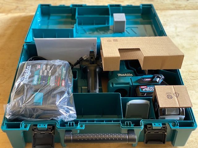 マキタ最新モデル 20mm充電式ハンマドリルHR010GRDX 純正バッテリBL4025×2個＋充電器DC40RA付き 領収書発行OK 平日のみ OK