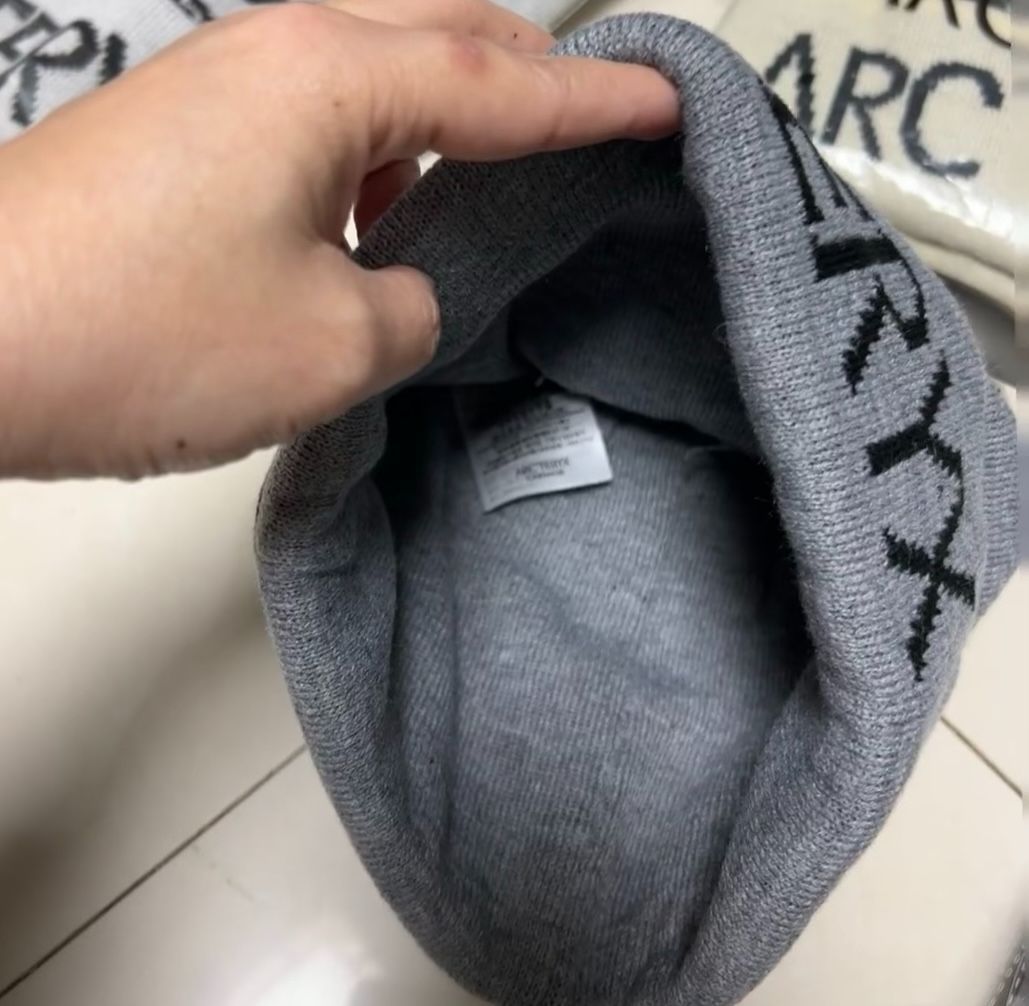 Arc'teryx Bird Word Toque ビーニー 　ニット帽子　グレー