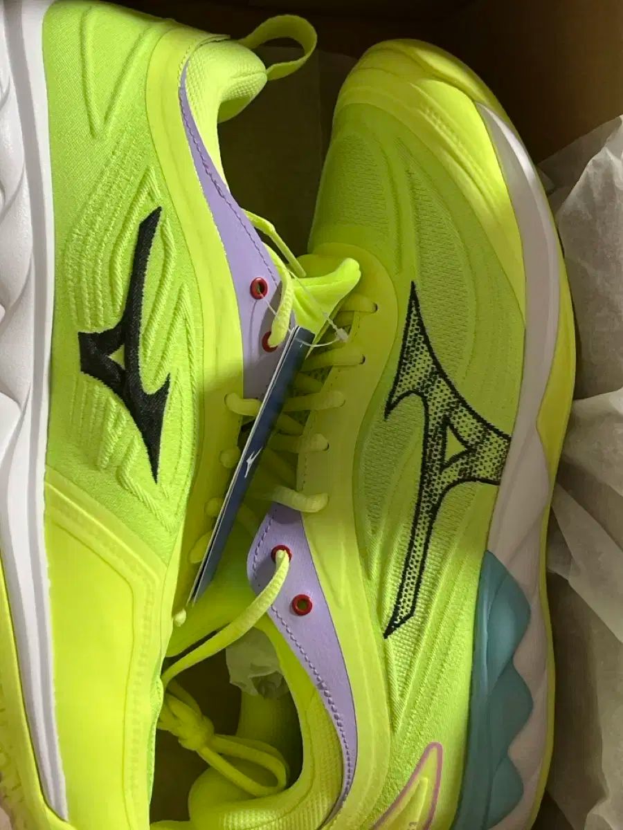 バレーボールシューズ 射精 スニーカー 販売しています 新商品