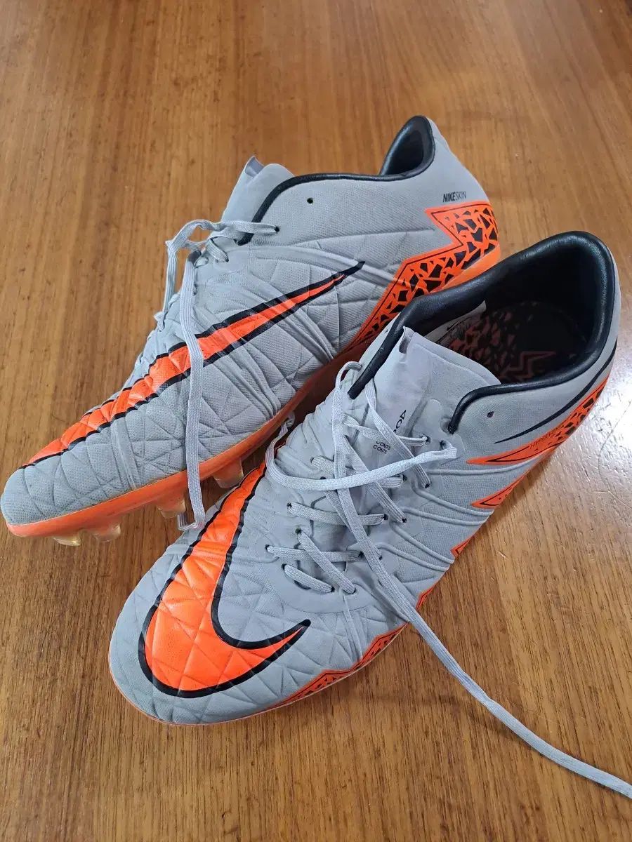 NIKE(ナイキ) ハイパーヴェノム 仕上げる 2 FG 270mm サッカーシューズ