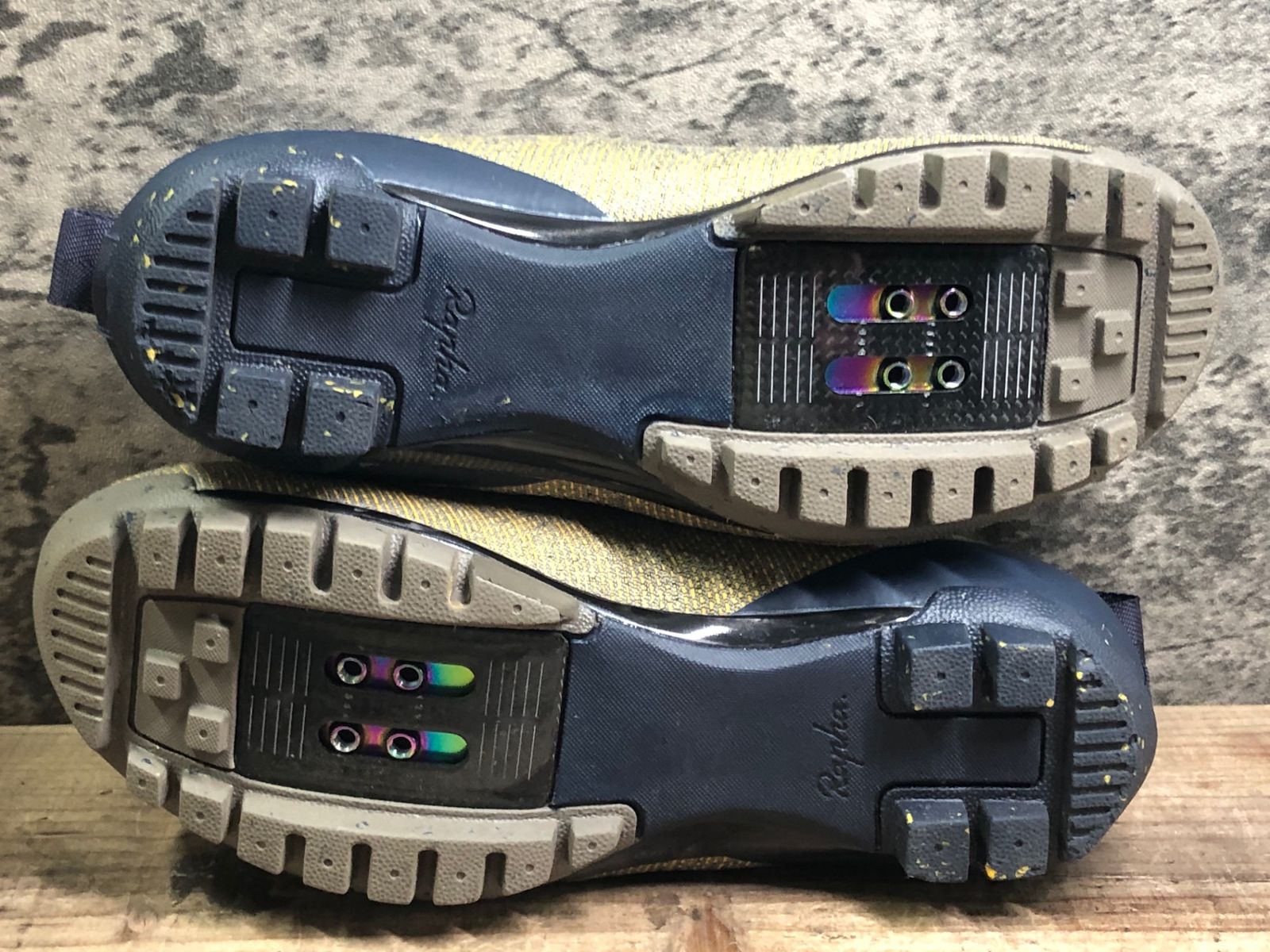 Rapha EXPLORE POWERWEAVE ラファ ビンディングシューズ グラベルライダー最注目シューズ、RaphaのExplore Powerweave