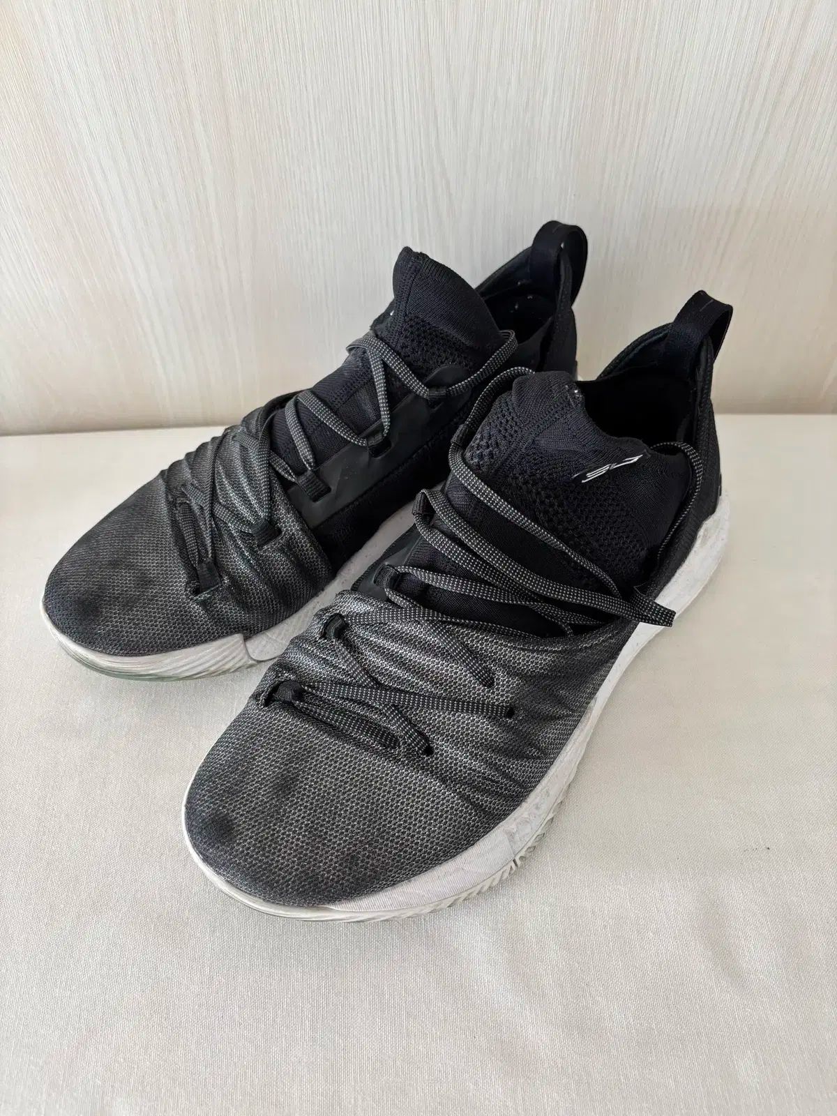 285 アンダーアーマー カリー5 オールブラック