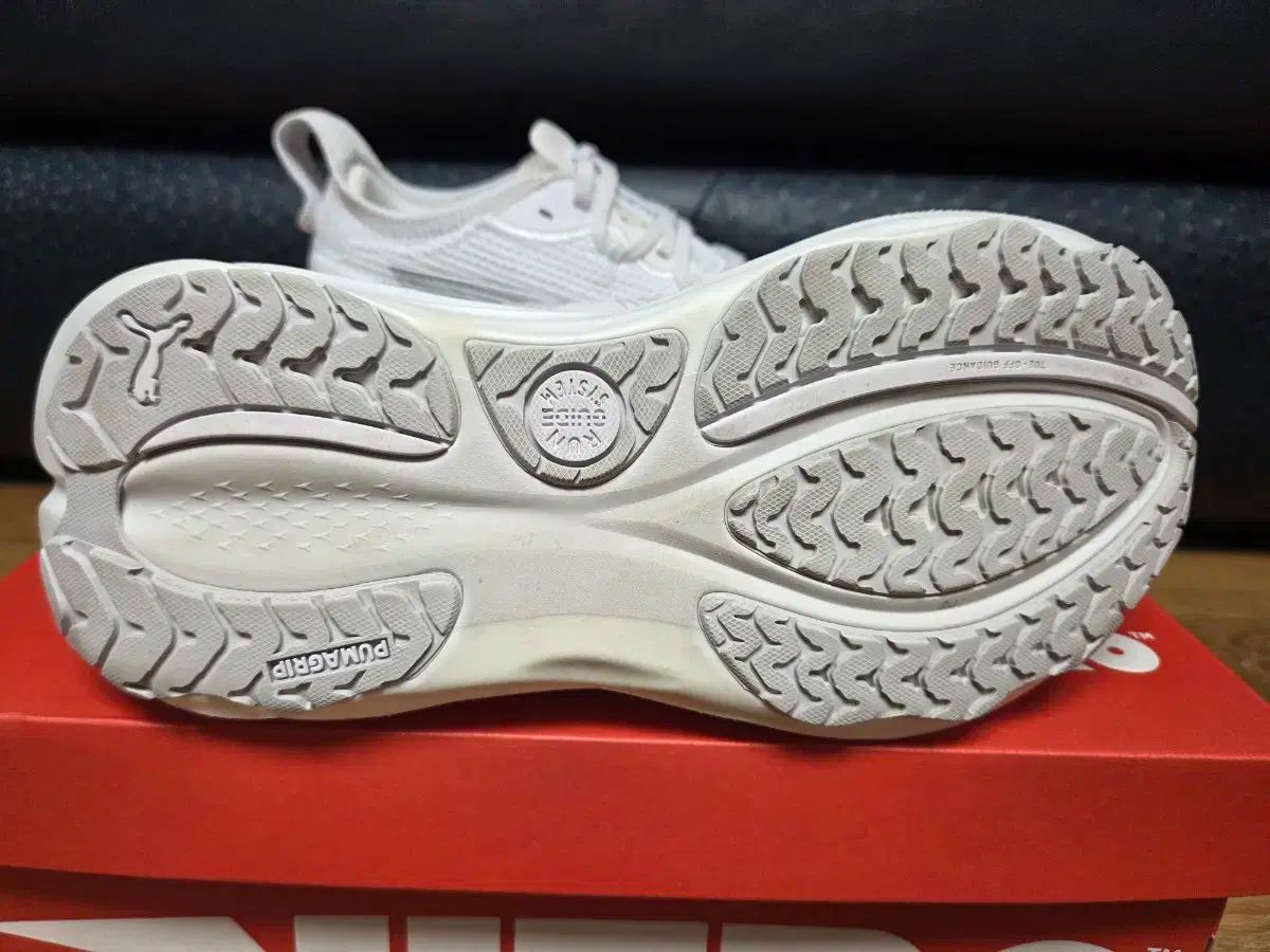 2 オールホワイト