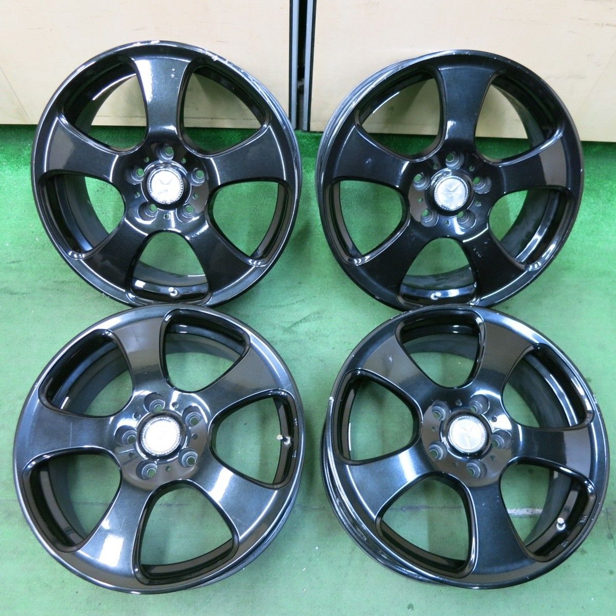 4本価格 VEX ホイール 17インチ 社外 アルミ 17×7JJ PCD114.3|5H 5021006SYホ