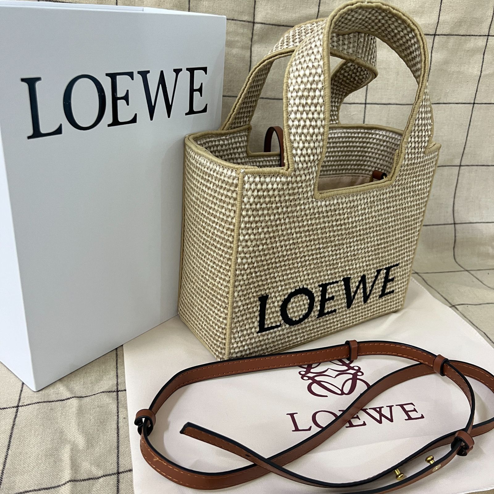 LOEWE フォント トートバッグ スモールナチュラル