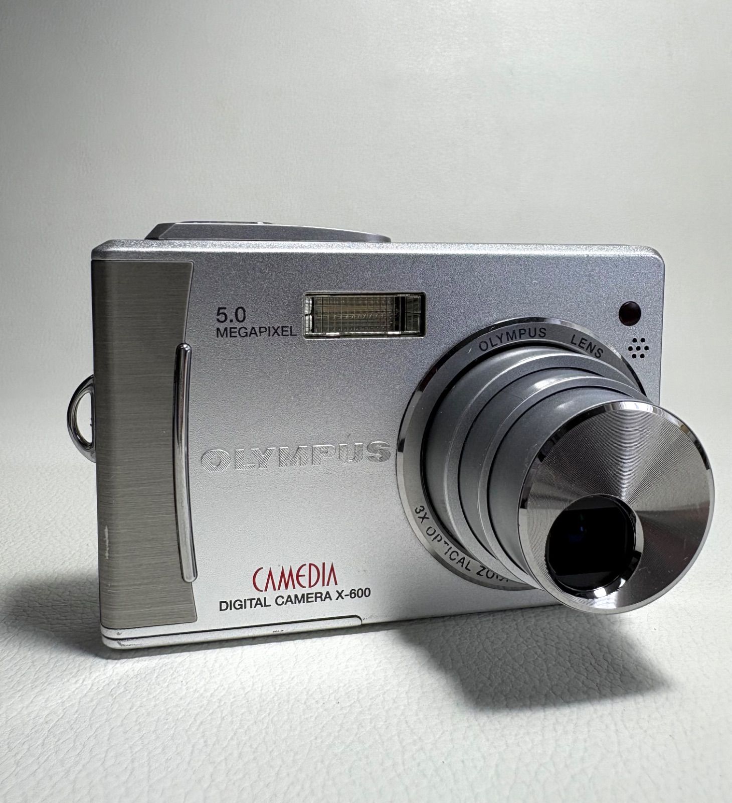 【動作確認済】OLYMPUS CAMEDIA X-600 カメラ　シルバー OLYMPUS CAMEDIA X-600 デジタルカメラ 【動作確認品】 - メルカリ