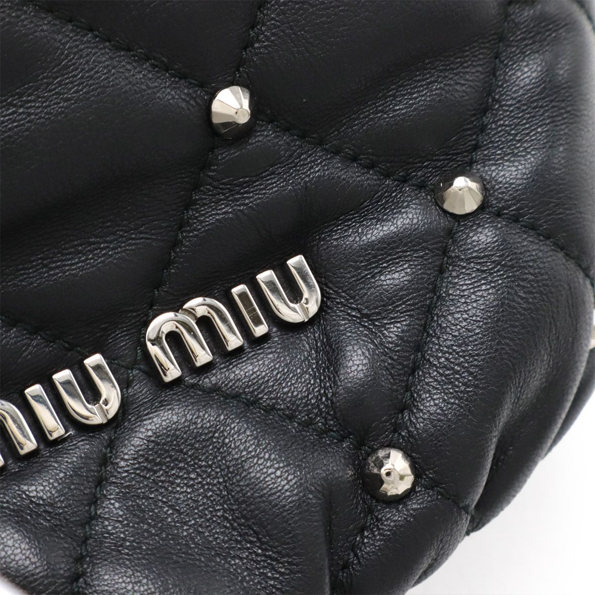 miumiu ミュウミュウ ポーチ 黒 スタッズ付き SummerSALE開催! 8/9～8/18 10時迄!】MIUMIU ミュウミュウ