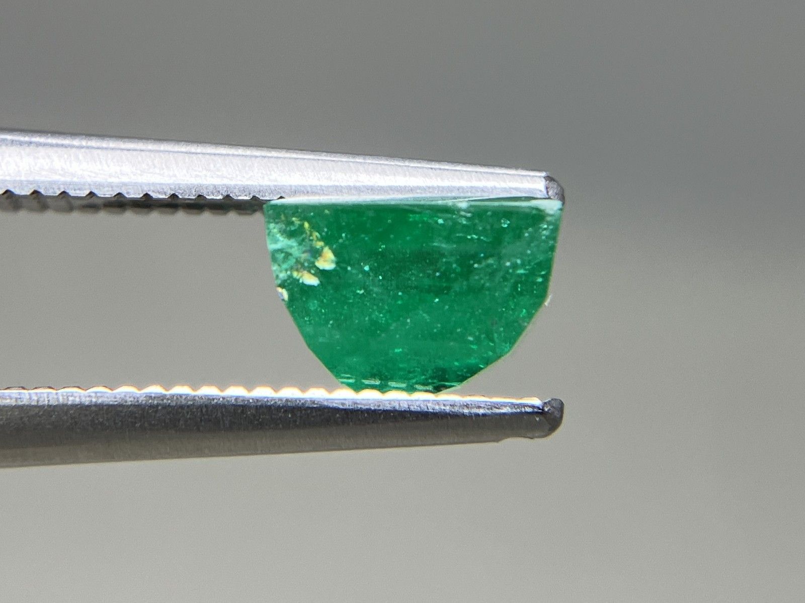 エメラルド エメラルド 天然 1.253ct 中央宝石ソーティング付き 6.66㎜×5.02