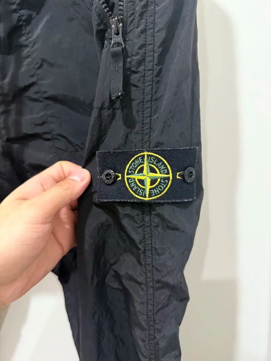L STONE ISLAND ストーンアイランド 18FW ナイロンメタル パンツ 黒