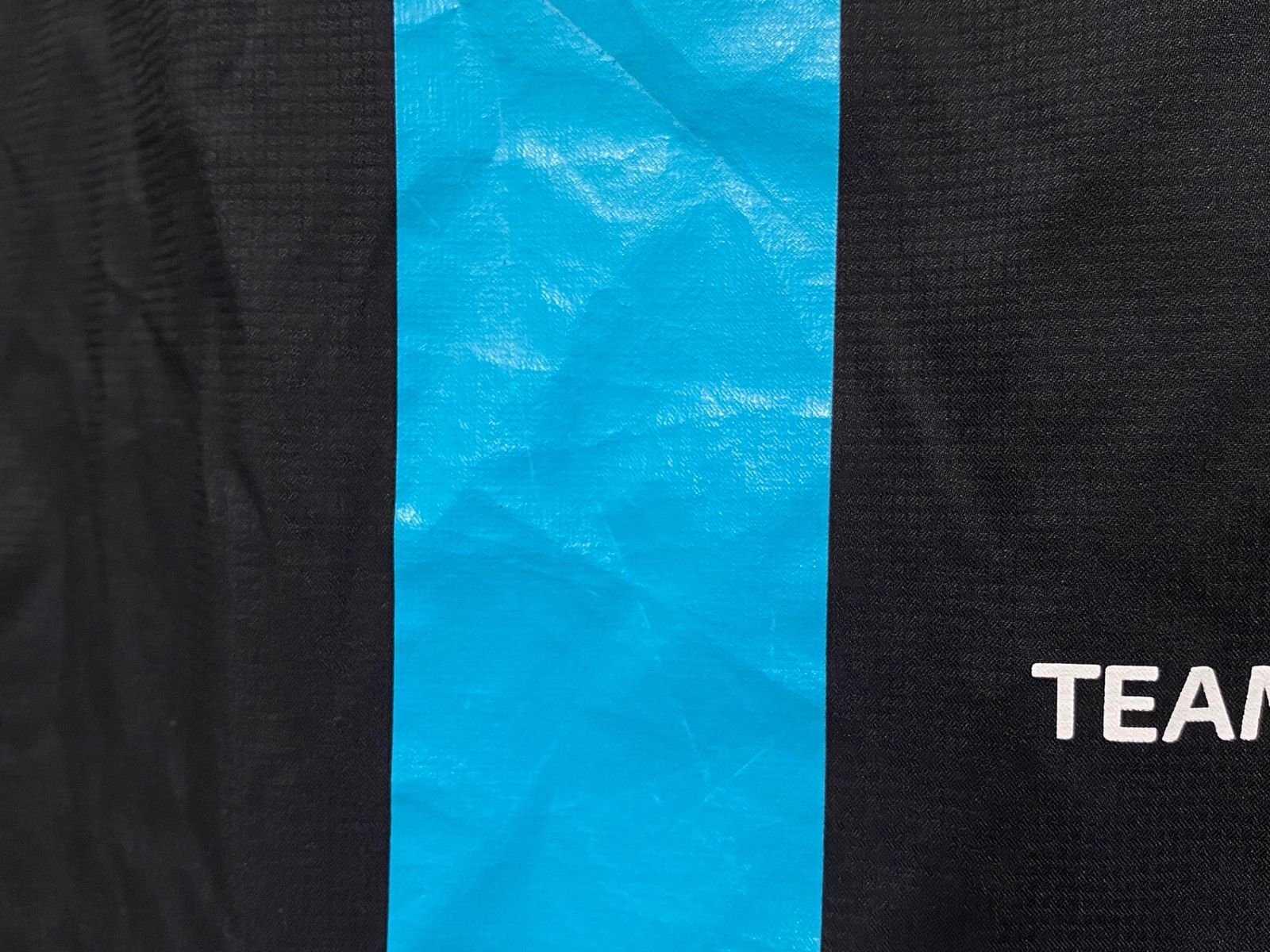 ウィンドブレーカー 黒