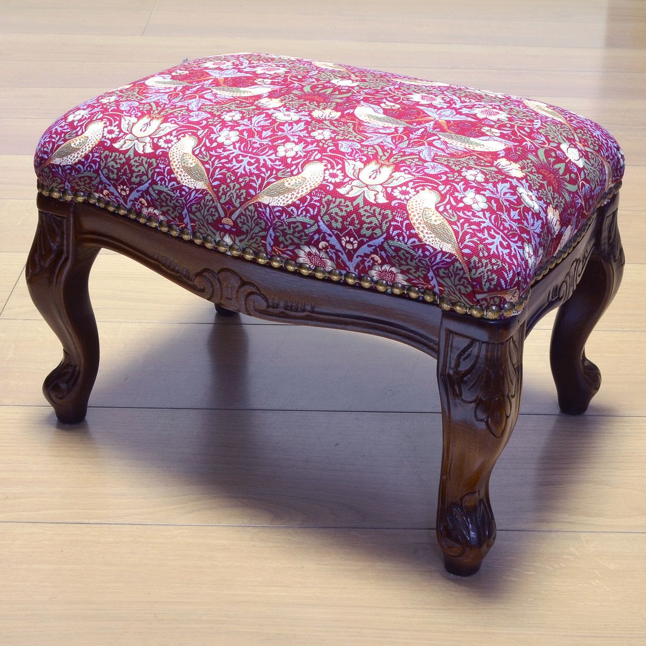 フットスツール いちご泥棒柄レッド Fabric By BEST OF MORRIS