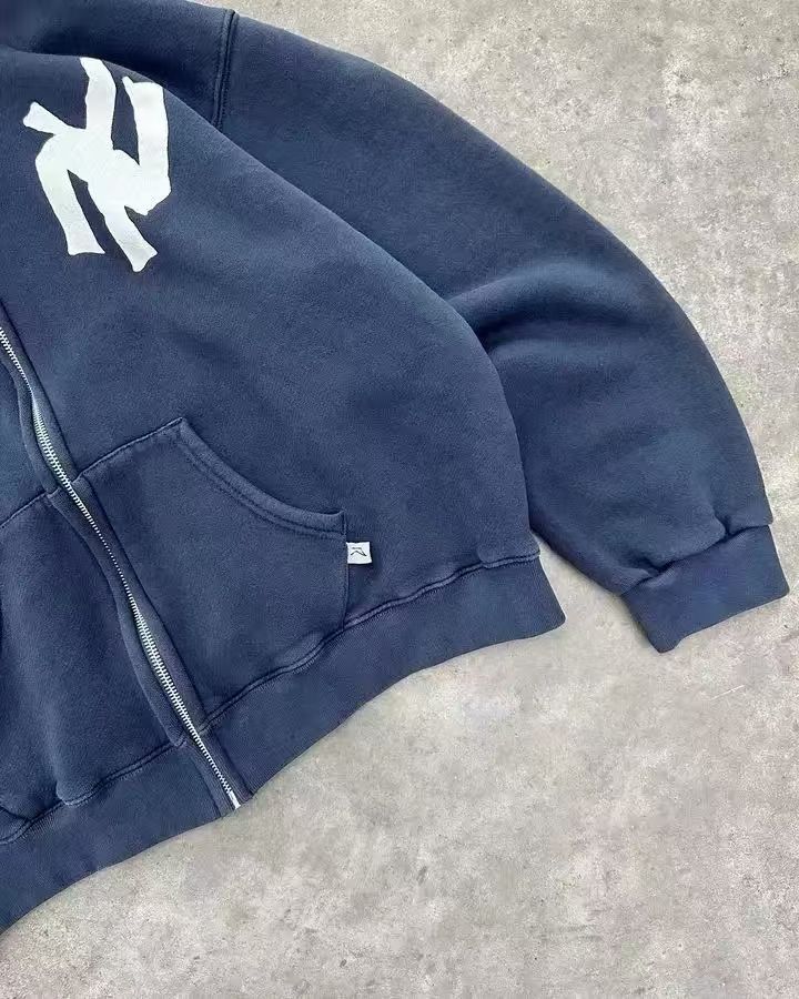 新品 "NY NOODLE" AKIMBO ZIP-UP HOODIE