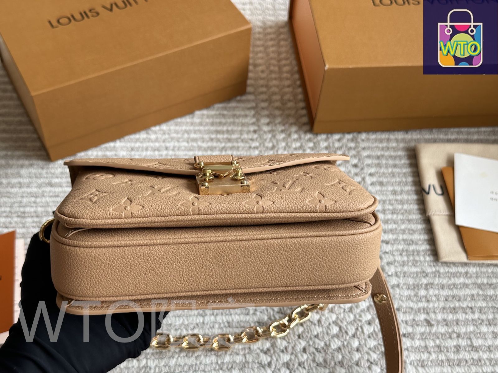 今日特価】Louis Vuitton ルイヴィトン 新作ミニポストマン