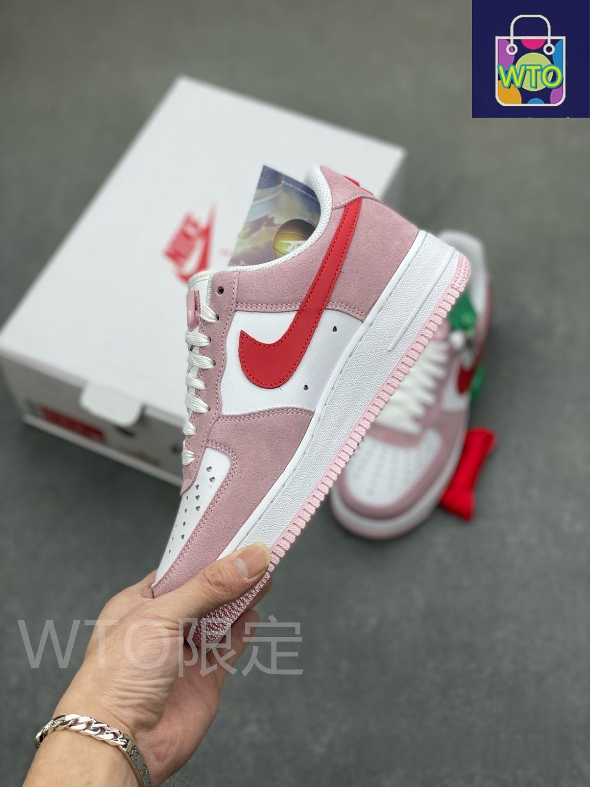 大特価?新品箱付 未使用 NIKE AIR FORCE 1 '07 QS “valentines
