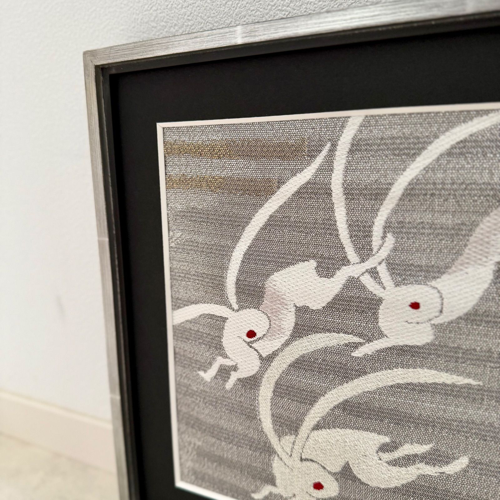 京都帯屋さん フレーム入りシルク織物アートうさぎグレー