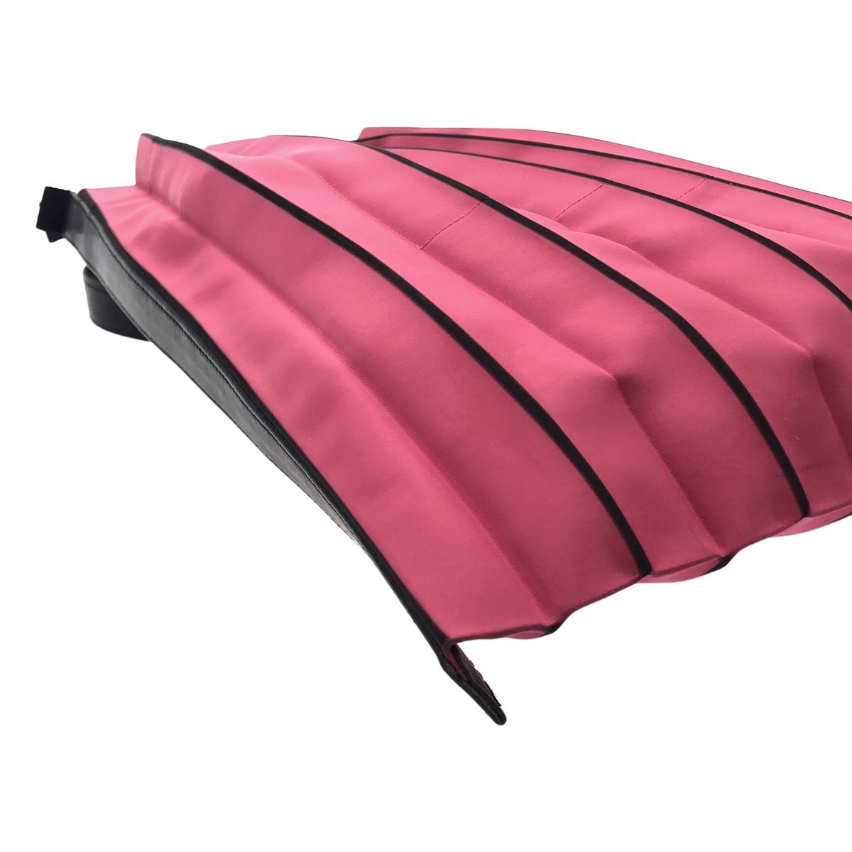 PLEATS PLEASE