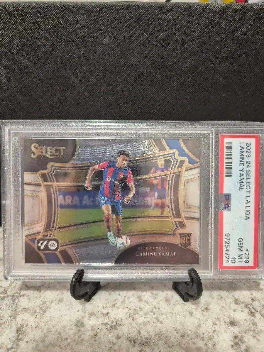 ラミン ヤマル セレクト ルーキー フィールドレベル PSA 10