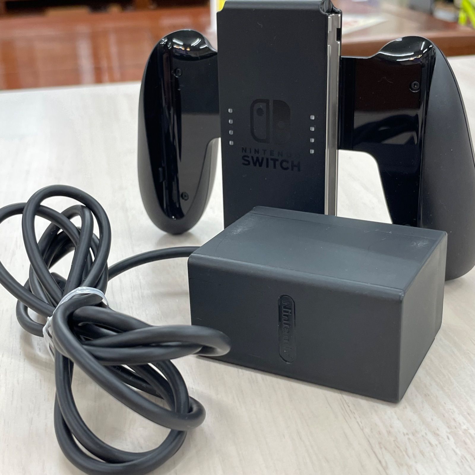 中古品】任天堂 ニンテンドーSwitch バッテリー強化型 HAC-001