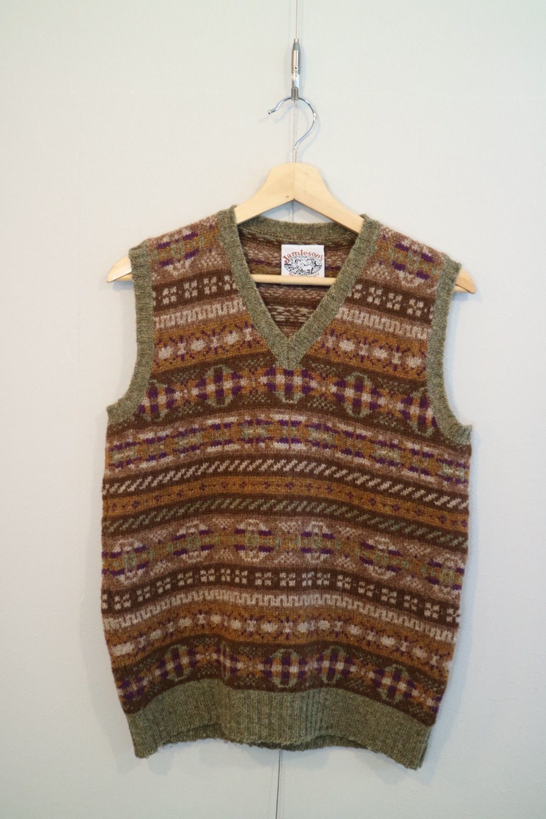 Jamiesonsジャミーソンズ フェアアイル ニットベストL 英国製 楽天市場】JAMIESON'S(ジャミーソンズ)【MADE IN ENGLAND】 FAIR