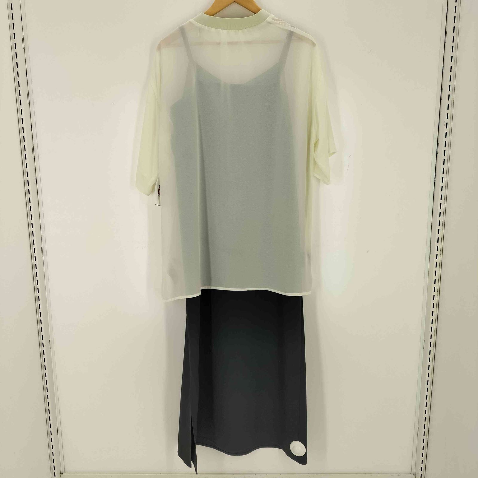 AMERI　2PIECES FLOWER LAYERED DRESS Ameri（アメリ）の「2PIECES FLOWER LAYERED DRESS（ワンピース