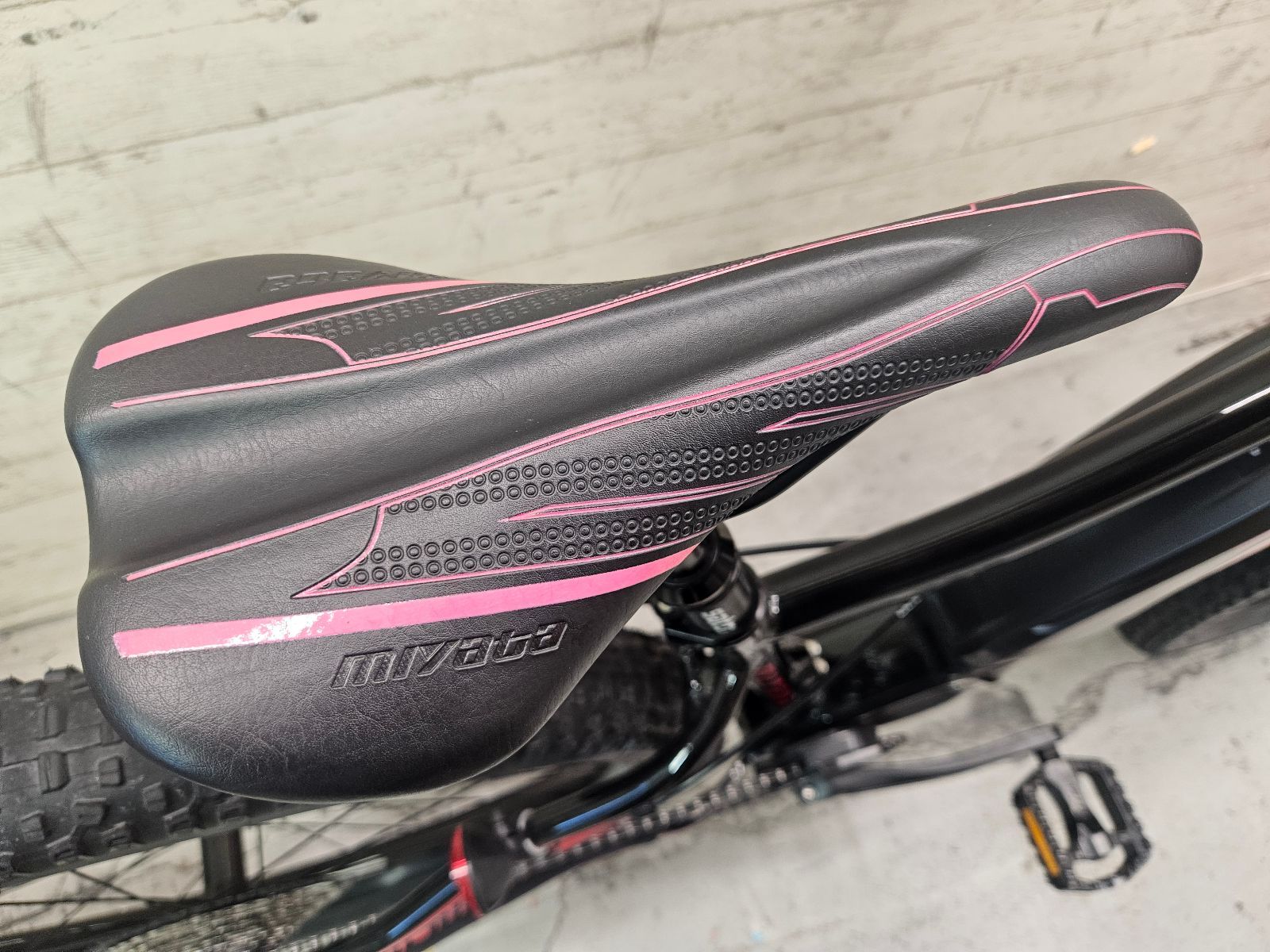 □ 【 大阪引取り限定 】 極上品!! MIYATA RIDGE RUNNER 2019 VRG388