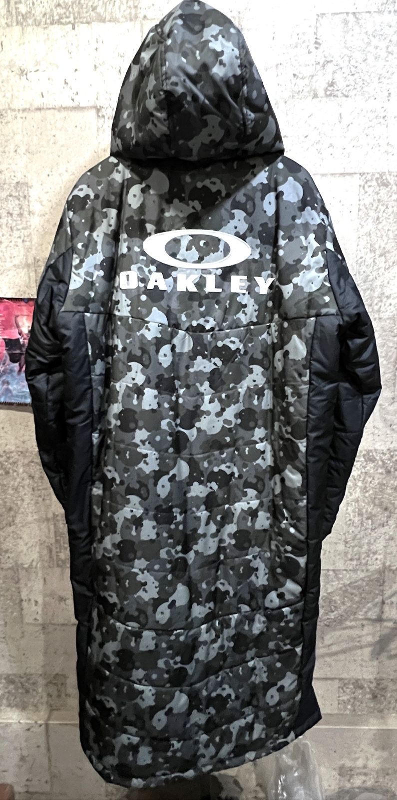 美品 OAKLEY 中綿 ロング ベンチコート 迷彩 XL メンズ オークリー 