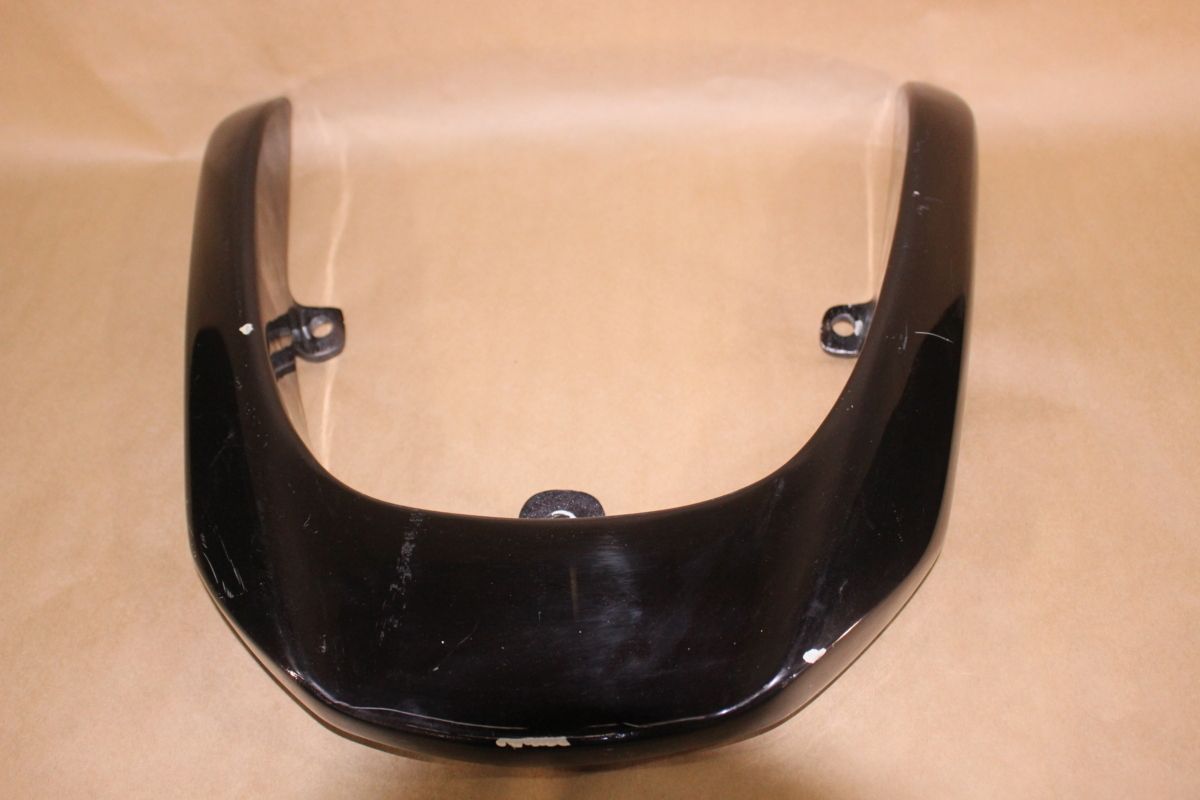 マジェスティ125 FRPリアスポイラー メーカー不明 おまけ付き マジェスティ125 FRPリアスポイラー メーカー不明 おまけ付き