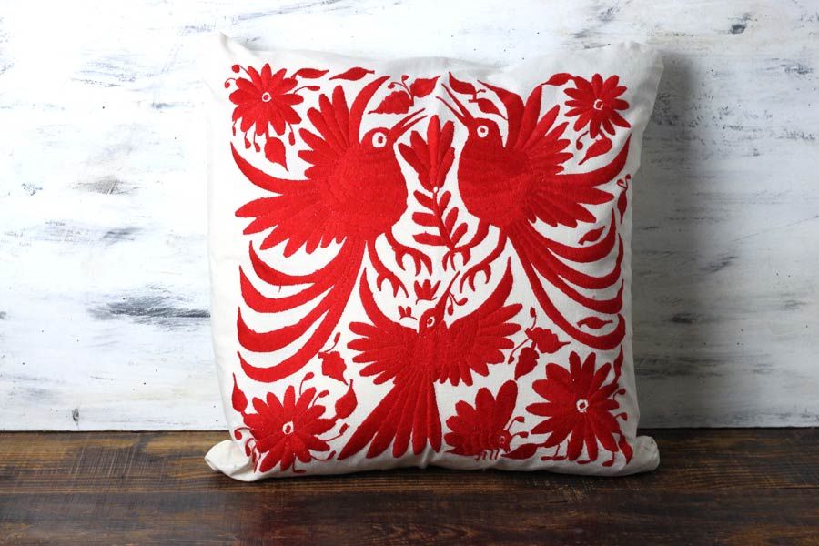 メキシコのオトミ族のレッドのサテンステッチ刺繍のクッションカバー48