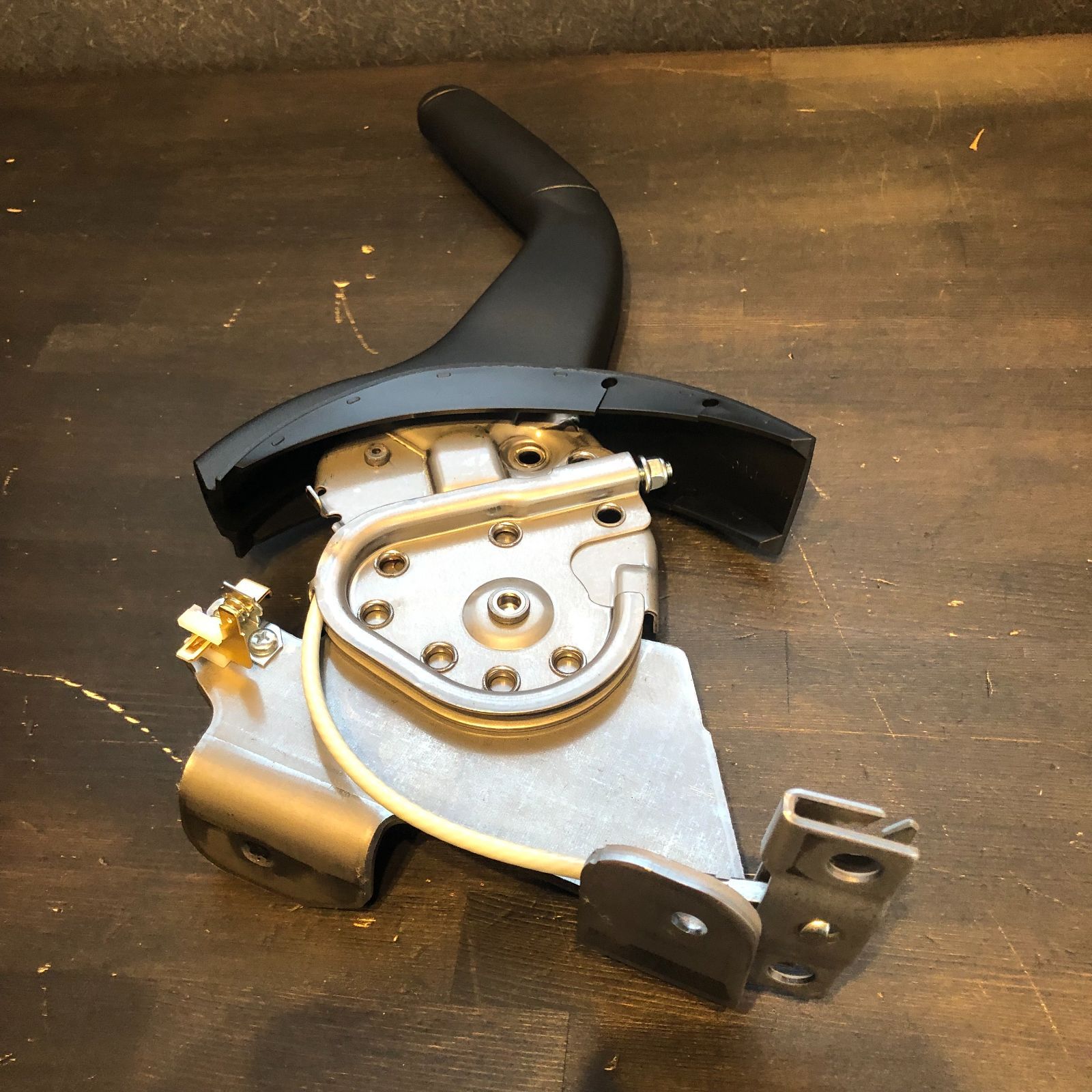 ミツビシ 純正 アウトランダー GF7W レバー パーキング ブレーキ 4815A062XA Outlander LEVER PARKING BRAKE Mitsubishi 三菱 未使用 Genuine OEM JDM