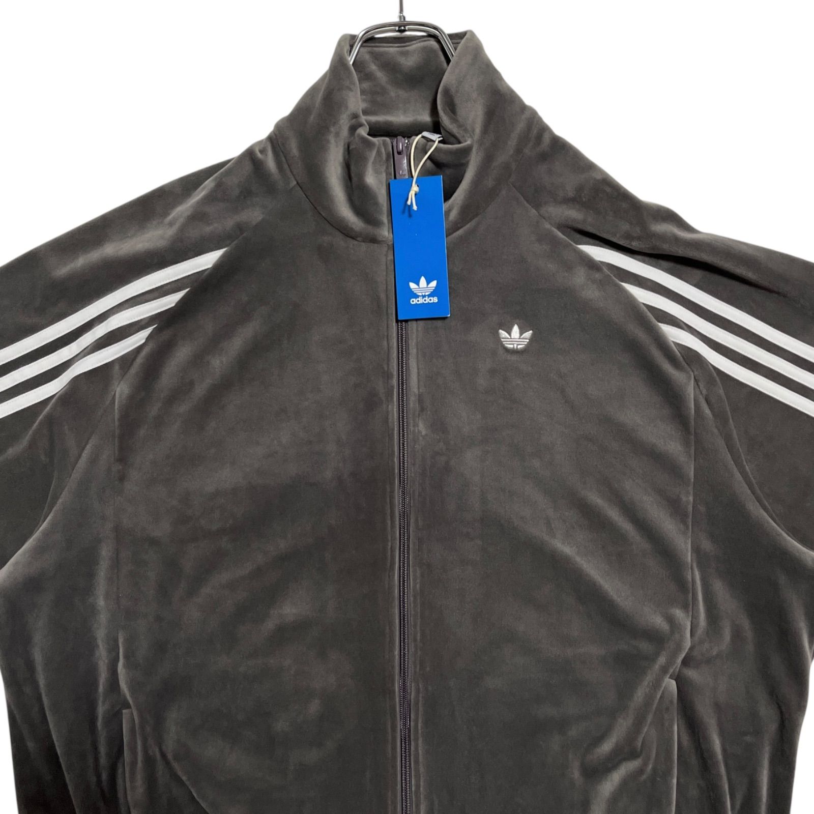 アディダス ベルベット