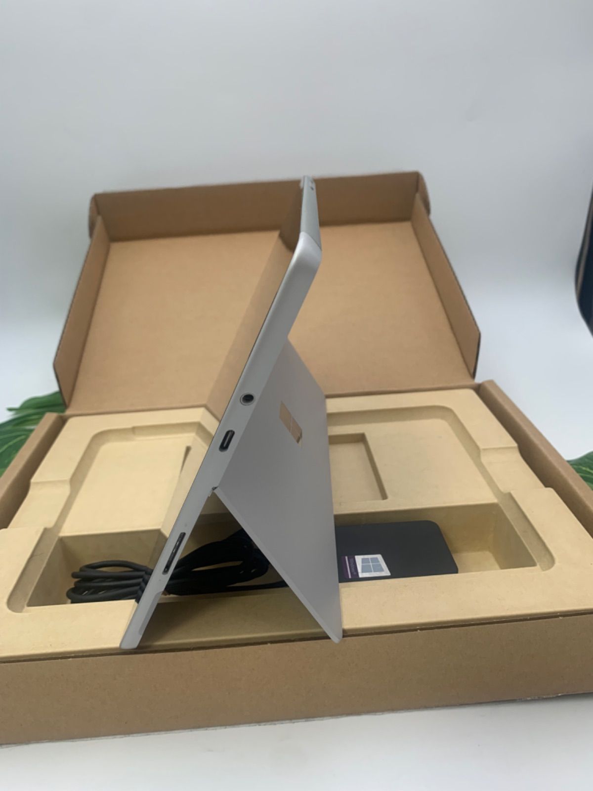 Surface Go 2 LTE 対応 CUPCore m3-8100y / 1.1GHz - メルカリ