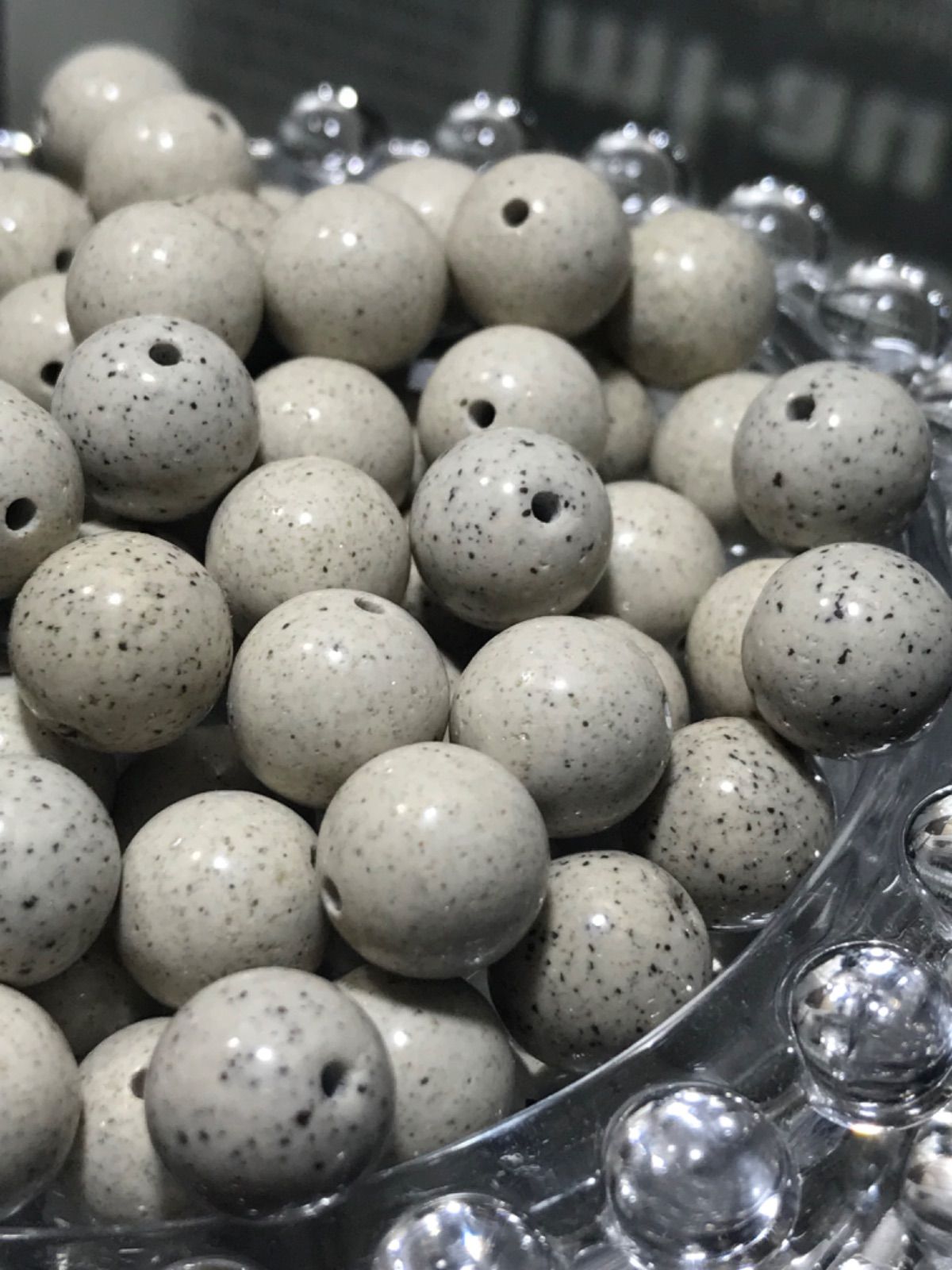 ◇10mm玉【北投石/Hokutolite/Anglesobarite/含鉛重晶石】1mm穴