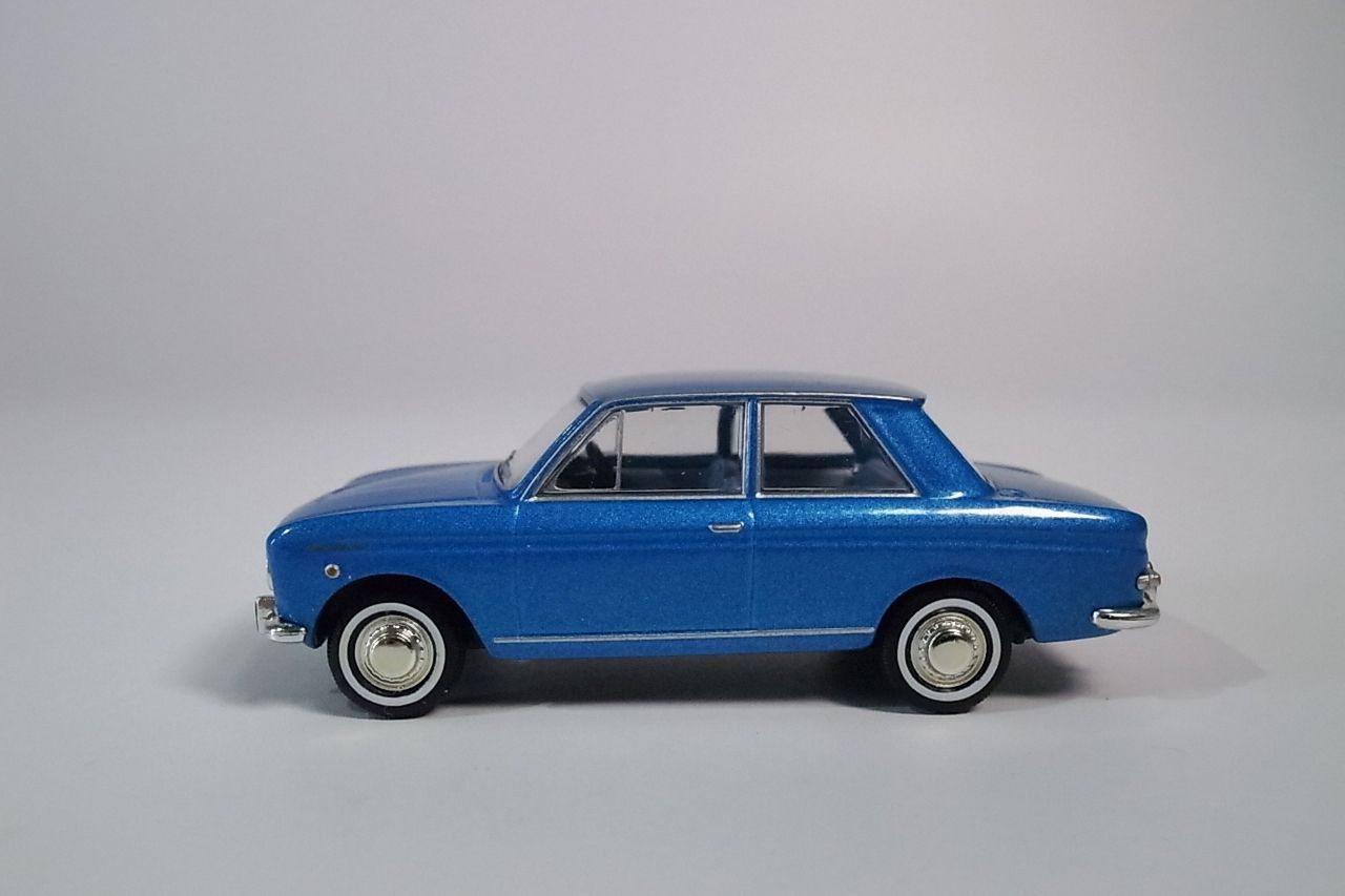 トミカ リミテッド ヴィンテージ LV-82b 5周年 ダットサン