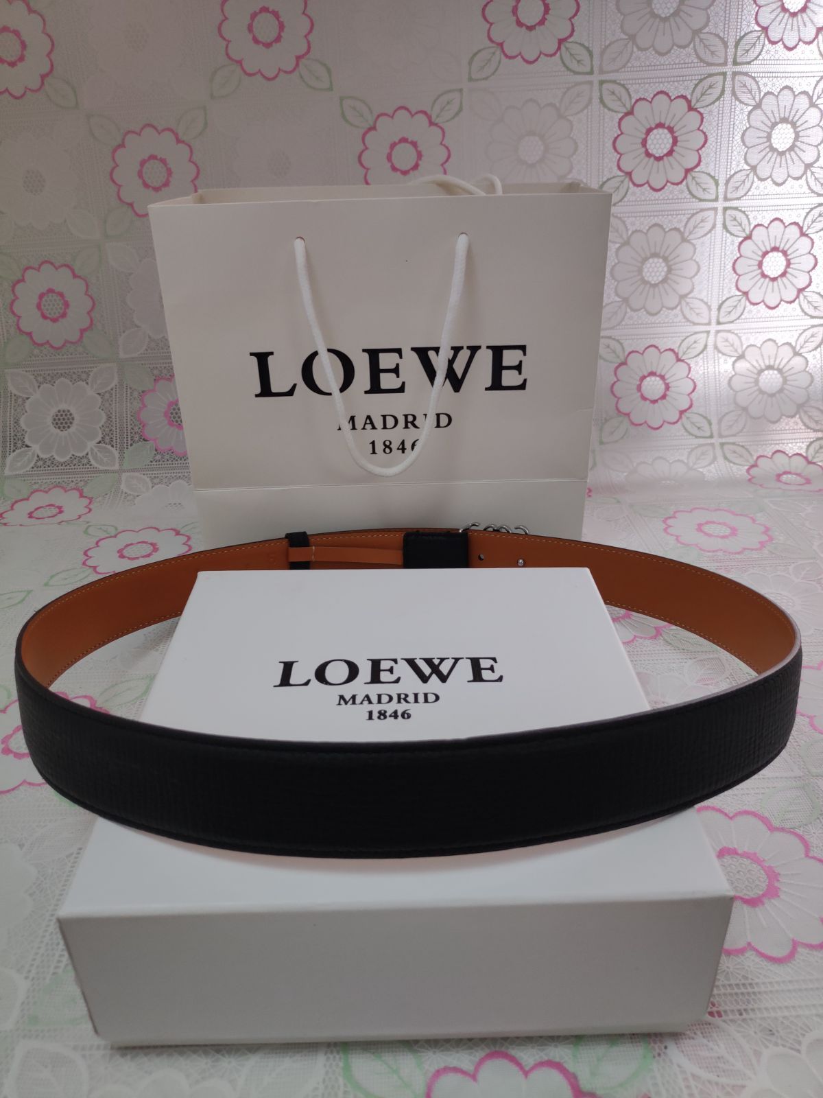 極美品！LOEWE ロエベ　最上級　シボレザー　シルバーバックルベルト 極美品！LOEWE ロエベ 最上級 シボレザー シルバーバックル