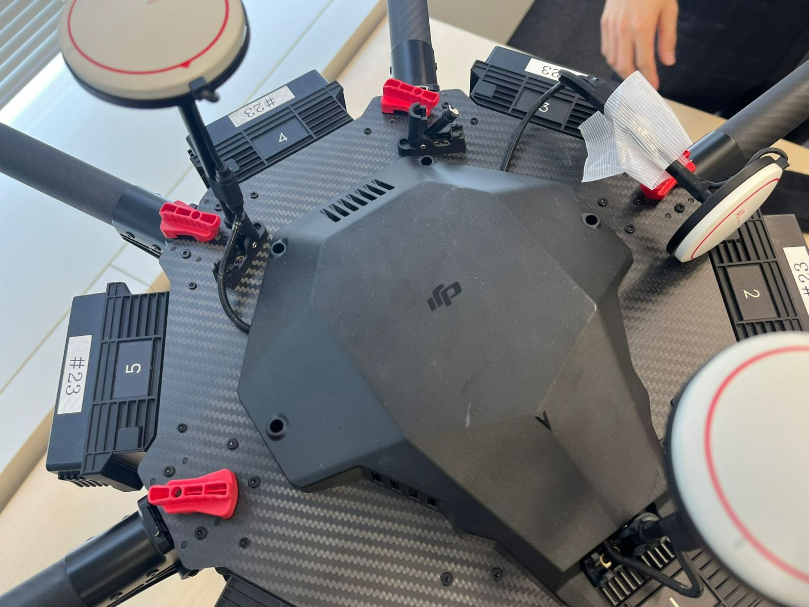 DJI