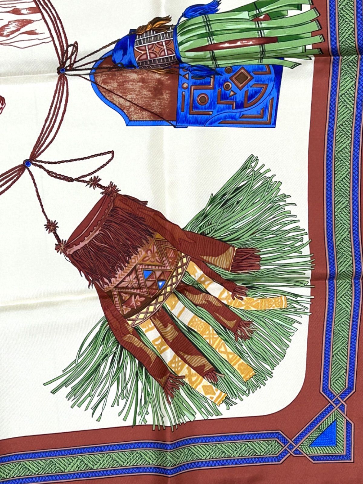 希少 エルメス スカーフカレ 90 砂漠の革飾り シルク フランス製 激安