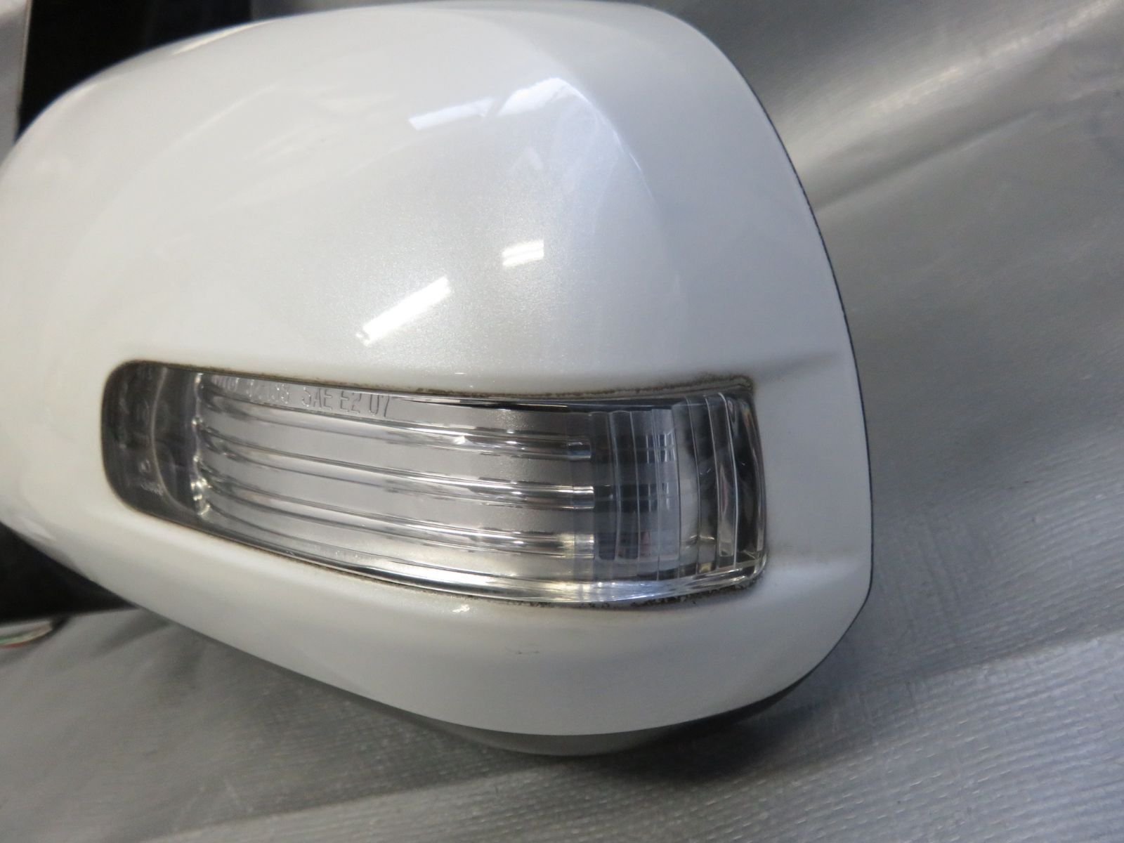 ＡＮＨ２０アルファード　　右フロントドア　パールホワイト　　 8592 トヨタ アルファード ANH20W フロントドア右 運転席ドア Fドア右