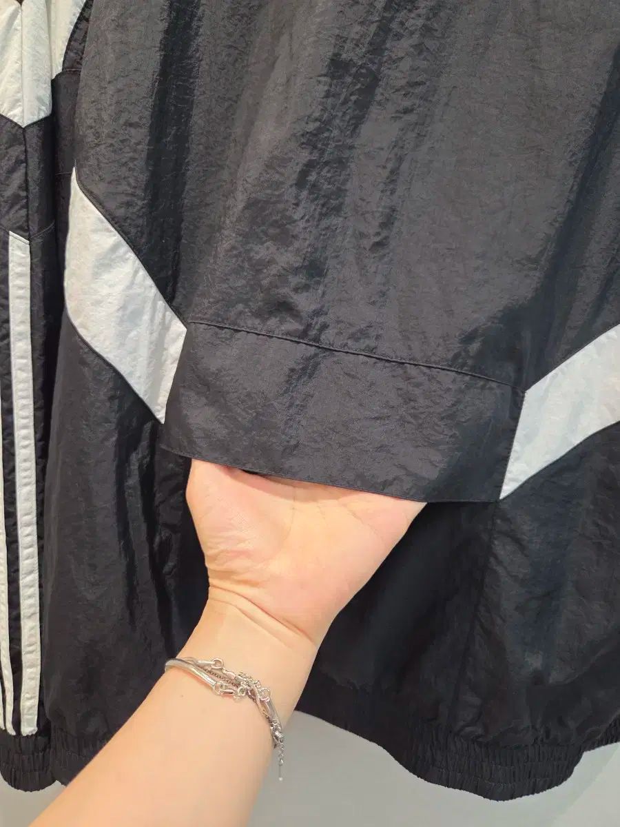 ウインドブレーカー