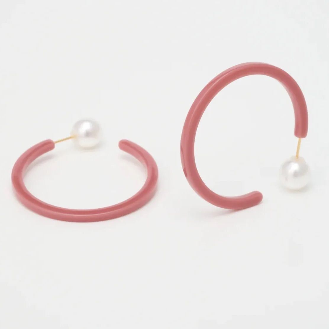 新品THE SHISHIKUIシシクイ ピアス SMOKY PINK