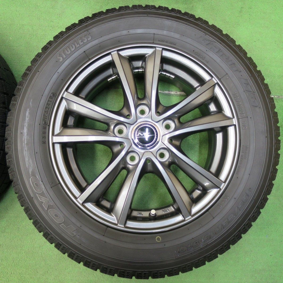 [送料無料] バリ溝！キレイ！9.5分★ベンツ W177 Aクラス 純正 205/60R16 スタッドレス ダンロップ ウインターマックス WM02 16インチ PCD112/5H★4111202SYス バリ溝！キレイ！9.5分☆ベンツ W177 Aクラス 純正 205&frasl;60R16