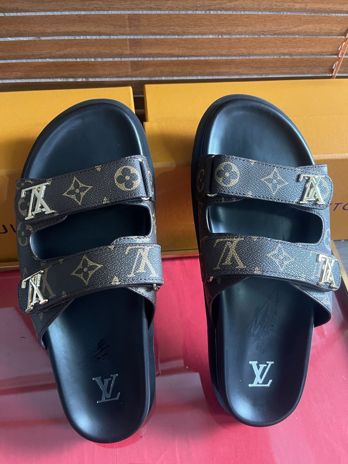 Louis Vuitton ルイ・ヴィトン サンセット コンフォート