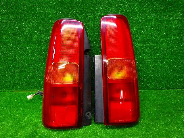 スズキ JB23W ジムニー テールレンズ左右 220-32081 250206036