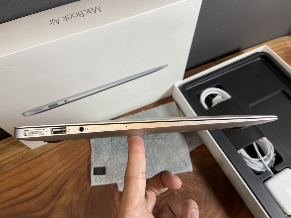 Apple MacBook