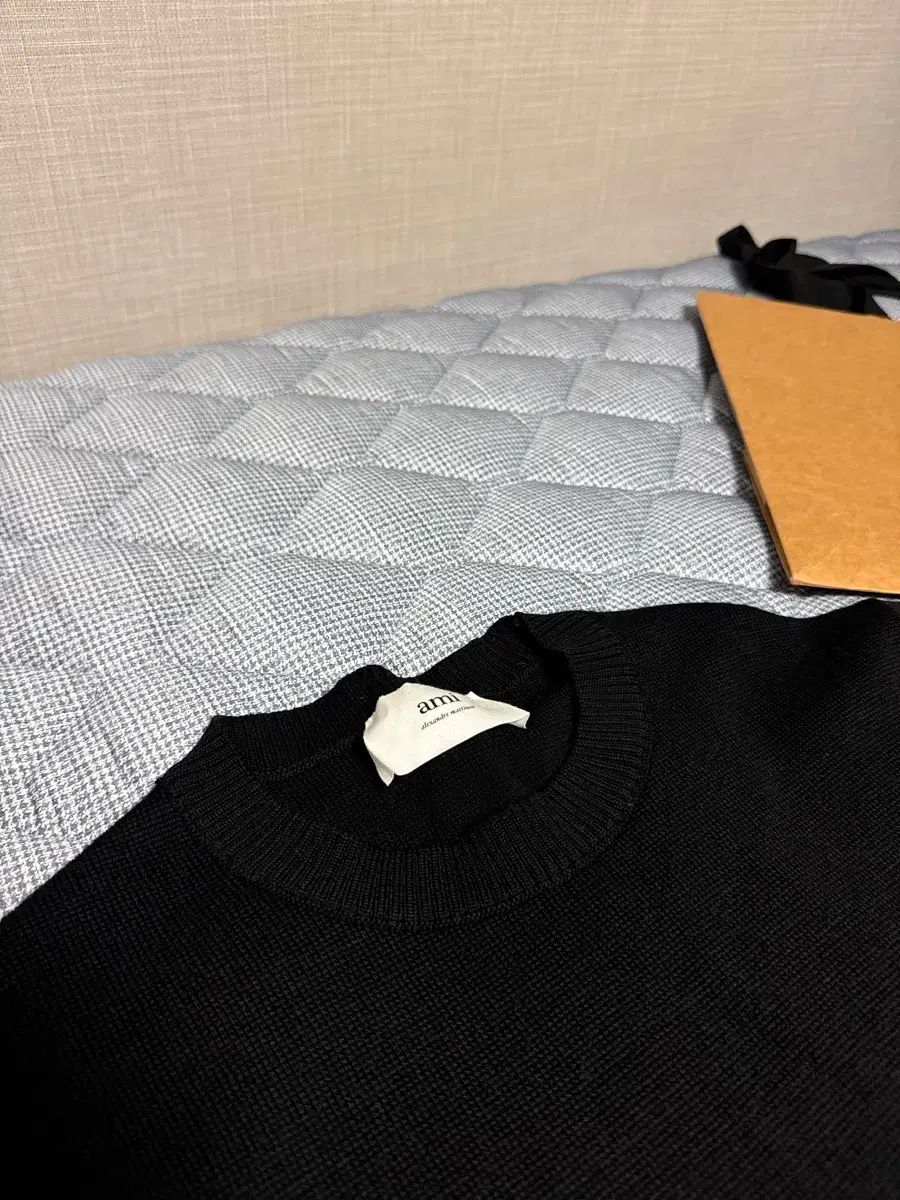 純正品/ M ami(アミ) スモール ハート 刺繡 ニット セーター