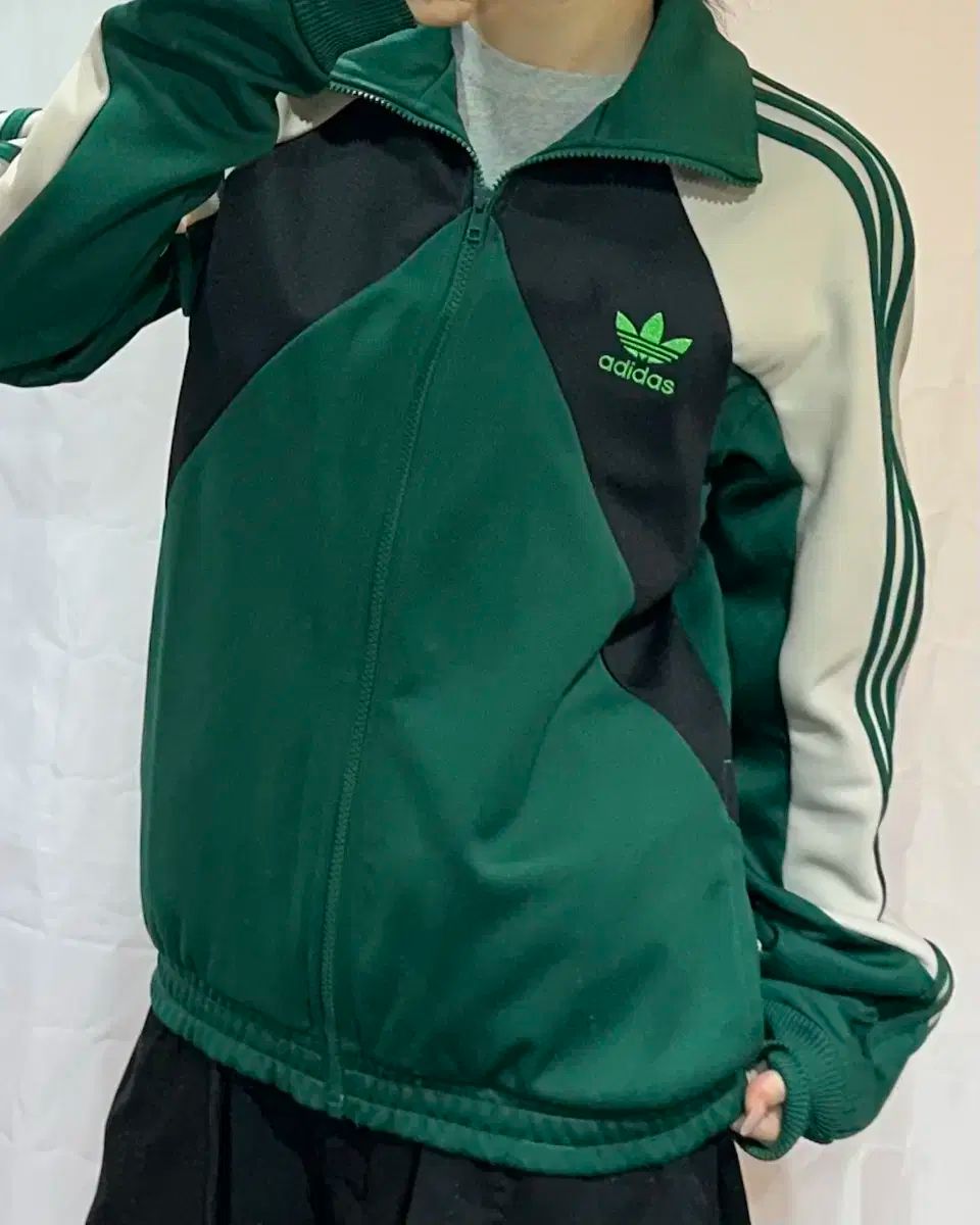 adidas アディダス 遺産 バイカラー 緑 トラックトップス