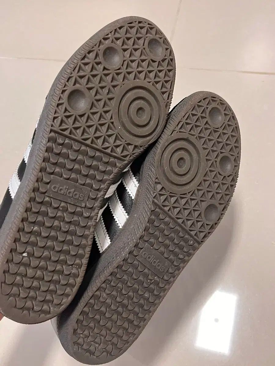 アディダス サンバ ブラック 240