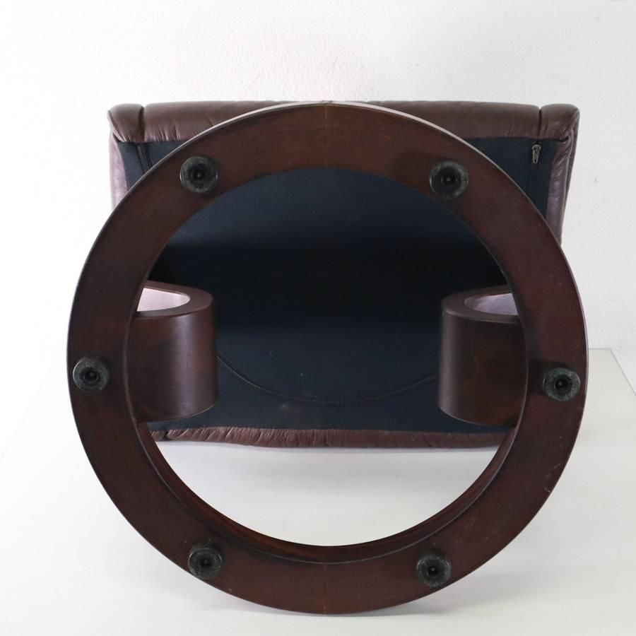 ダークブラウン