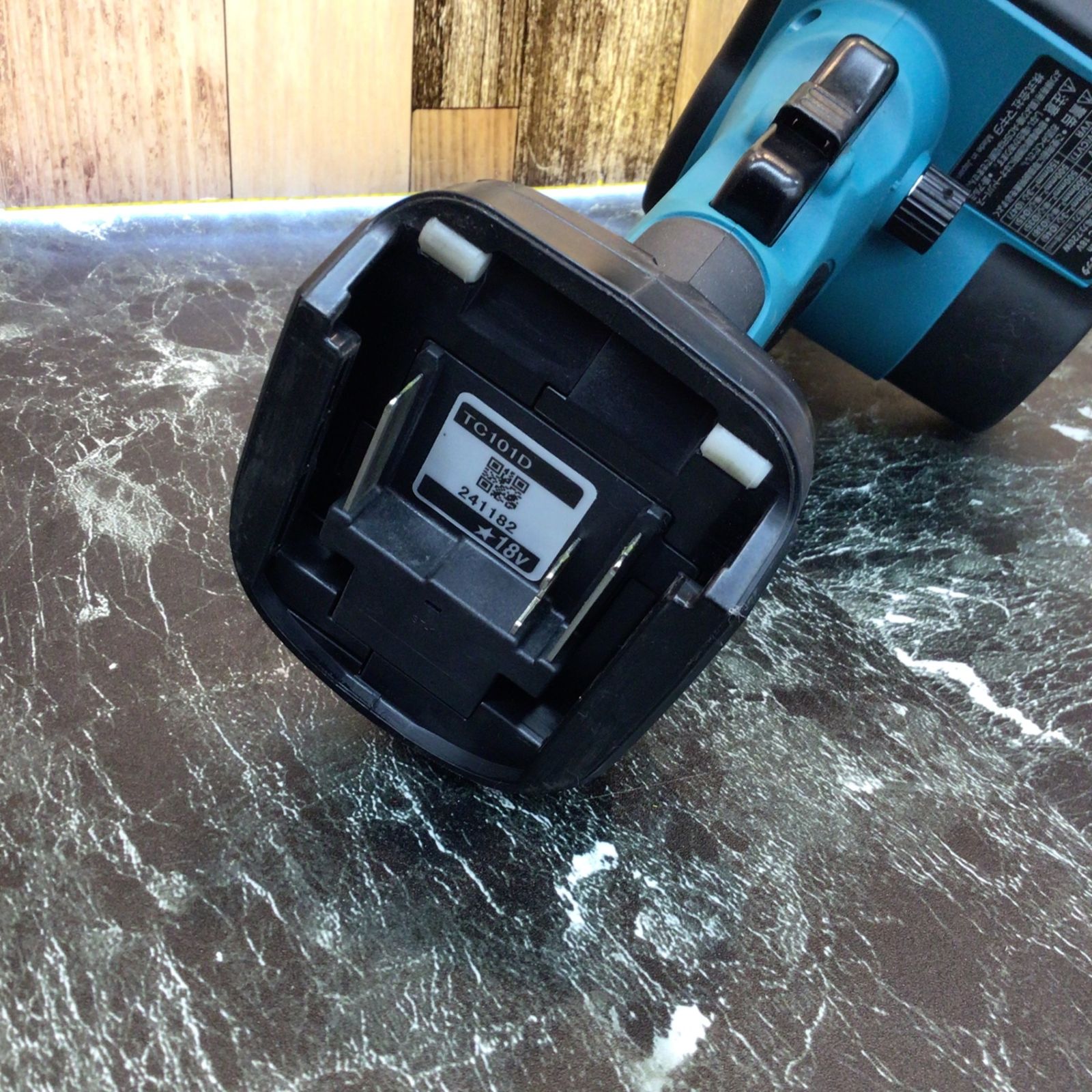 ☆マキタ(makita) コードレスケーブルカッター TC101DRG【八潮店 